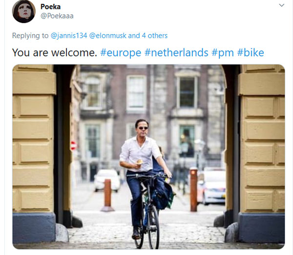 ಟೆಸ್ಲಾ ಮಾಡೆಲ್ 3 ಎಲೆಕ್ಟ್ರಿಕ್ ಕಾರು ಚಾಲನೆ ಮಾಡಿದ ಗ್ರೀಸ್ ಪ್ರಧಾನಿ