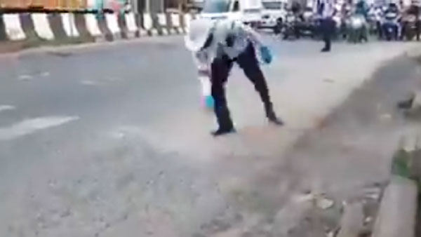 ಟ್ರಾಫಿಕ್ ಕಂಟ್ರೋಲ್ ಜೊತೆಗೆ ಈ ಕೆಲಸವನ್ನು ಮಾಡ್ತಾರೆ ಈ ಸಂಚಾರಿ ಪೊಲೀಸ್