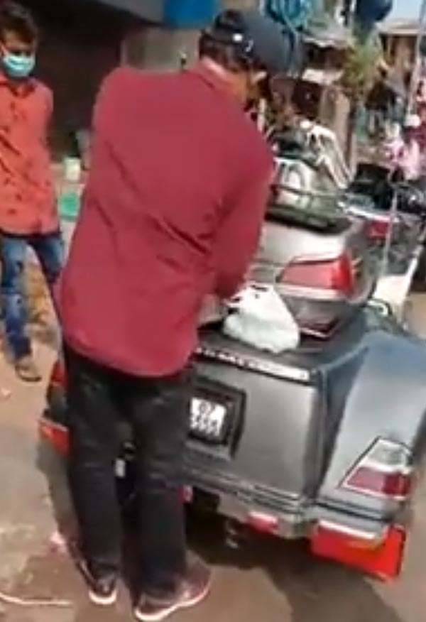 ತರಕಾರಿ ಖರೀದಿಸಲು ಬಳಕೆಯಾದ ರೂ.72 ಲಕ್ಷ ಮೌಲ್ಯದ ಬೈಕ್