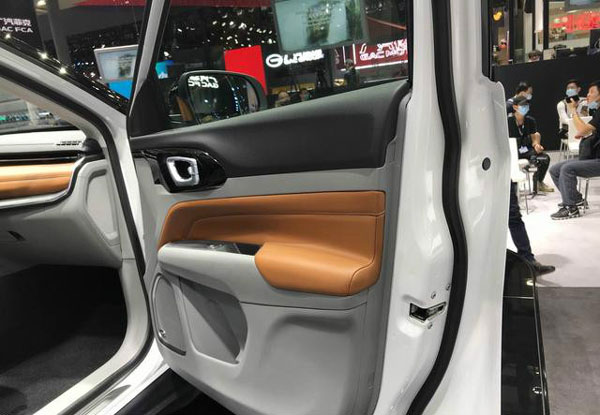 ಹೊಸ ವಿನ್ಯಾಸದಲ್ಲಿ ಅನಾವರಣಗೊಂಡ ಜೀಪ್ ಕಂಪಾಸ್ ಫೇಸ್‌ಲಿಫ್ಟ್ ಎಸ್‍ಯುವಿ