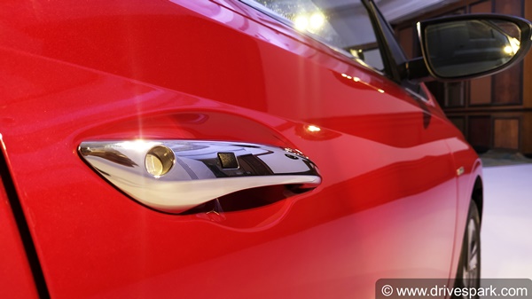 ಹ್ಯುಂಡೈ ಐ 20 ಫಸ್ಟ್ ಲುಕ್ ರಿವ್ಯೂ: ಪ್ರತಿಸ್ಪರ್ಧಿ ಕಾರುಗಳನ್ನು ಹಿಂದಿಕ್ಕಲಿದೆಯೇ ಈ ಹೊಸ ಕಾರು?