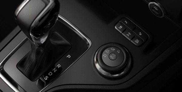 ಹೊಸ ಅಪ್‌ಡೇಟ್‌ಗಳನ್ನು ಪಡೆದುಕೊಂಡ ಫೋರ್ಡ್ ಎಂಡೀವರ್ ಎಸ್‍ಯುವಿ