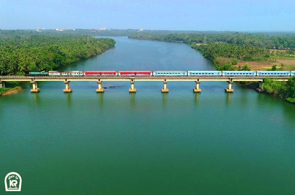 ಗಾಜಿನ ಲೋಟವೂ ಅಲುಗಾಡಲ್ಲ ಈ ರೈಲ್ವೆ ಟ್ರ್ಯಾಕ್ ನಲ್ಲಿ