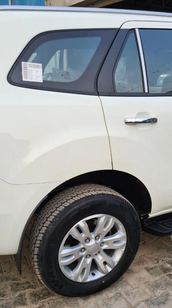 ಎಂಡೀವರ್ ಎಸ್‍ಯುವಿಯಲ್ಲಿ ಕೆಲವು ಫೀಚರ್‌ಗಳನ್ನು ಕೈಬಿಡಲಿದೆ ಪೋರ್ಡ್