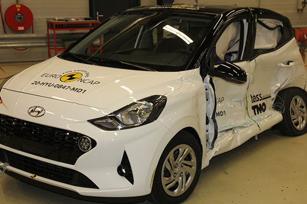 ಭಾರತದಲ್ಲಿ ಮಾರಾಟವಾಗುವ ಹ್ಯುಂಡೈ ಐ10 ಕಾರಿಗಿಂತ ವಿದೇಶದಲ್ಲಿ ಮಾರಾಟವಾಗುತ್ತಿರುವ ಮಾದರಿ ಹೆಚ್ಚು ಸೇಫ್