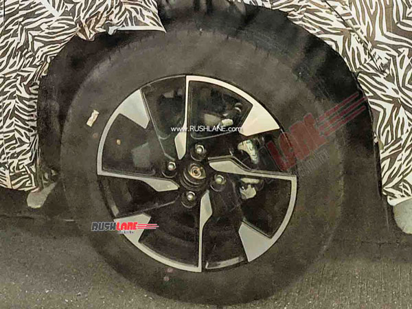 ಡ್ಯುಯಲ್ ಟೋನ್ ಅಲಾಯ್ ವೀಲ್ಹ್‌ನೊಂದಿಗೆ ರೋಡ್ ಟೆಸ್ಟಿಂಗ್ ನಡೆಸಿದ ಟಾಟಾ ಹೆಚ್‌ಬಿಎಕ್ಸ್