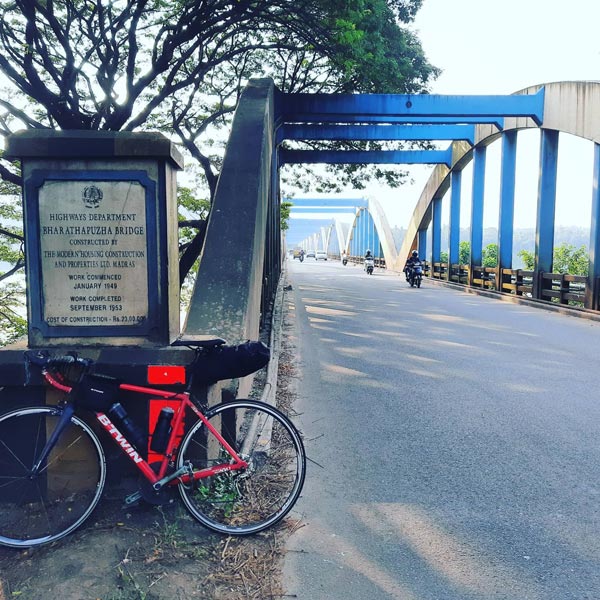 ಪೋಷಕರಿಗೆ ಕೊಟ್ಟ ಮಾತು ಉಳಿಸಿಕೊಳ್ಳಲು ಸಾವಿರಾರು ಕಿ.ಮೀ ದೂರ ಸೈಕಲ್ ತುಳಿದ ಸ್ಟಾರ್ಟ್ ಅಪ್ ಕಂಪನಿ ಮಾಲೀಕ