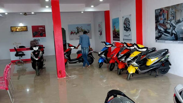 75 ಸಾವಿರ ಯುನಿಟ್ ಮಾರಾಟದೊಂದಿಗೆ 300 ಮಾರಾಟ ಮಳಿಗೆಗಳ ಗುರಿತಲುಪಿದ ಆಂಪಿಯರ್