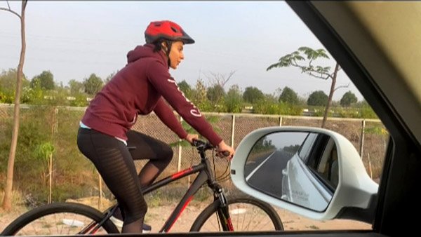 ಐಷಾರಾಮಿ ಕಾರಿನ ಬದಲು ಸೈಕಲ್ ಸವಾರಿಗೆ ಆದ್ಯತೆ ನೀಡಿದ ನಟಿ