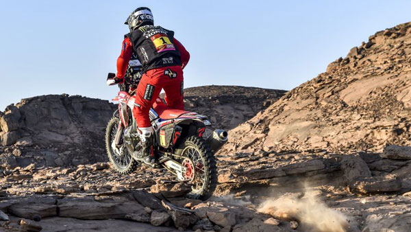 ಡಕಾರ್ ರ‍್ಯಾಲಿ 2021: ನಾಲ್ಕನೇ ಹಂತದ ರ‍್ಯಾಲಿಯಲ್ಲಿ ಗಾಯಗೊಂಡು ಆಸ್ಪತ್ರೆಗೆ ದಾಖಲಾದ ಕನ್ನಡಿಗ ಸಿ.ಎಸ್.ಸಂತೋಷ್ 