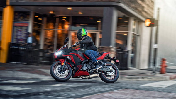 ಹೊಸ ಬಣ್ಣಗಳ ಆಯ್ಕೆಯನ್ನು ಪಡೆದುಕೊಂಡ 2021ರ ಕವಾಸಕಿ ನಿಂಜಾ 650 ಬೈಕ್