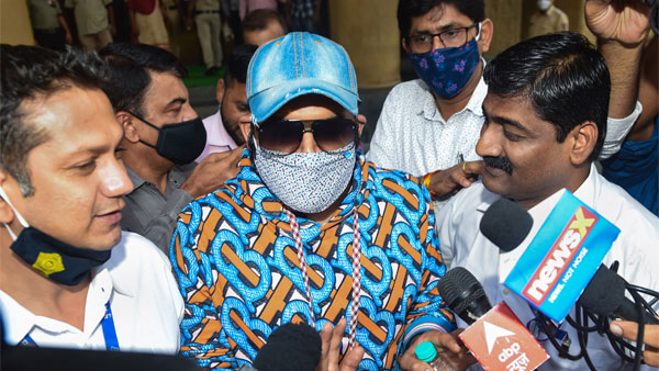 ಖ್ಯಾತ ಟಿವಿ ಶೋ ನಿರೂಪಕನಿಗೂ ಟೋಪಿ ಹಾಕಿದ ದಿಲೀಪ್ ಛಾಬ್ರಿಯಾ