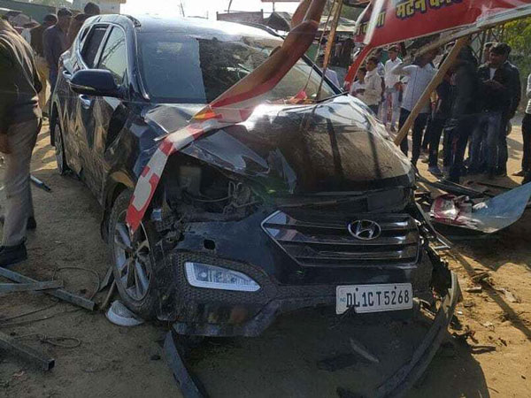 ಅಪಘಾತಕ್ಕೀಡಾದ ಮೊಹಮ್ಮದ್ ಅಜರುದ್ದೀನ್ ಕಾರು