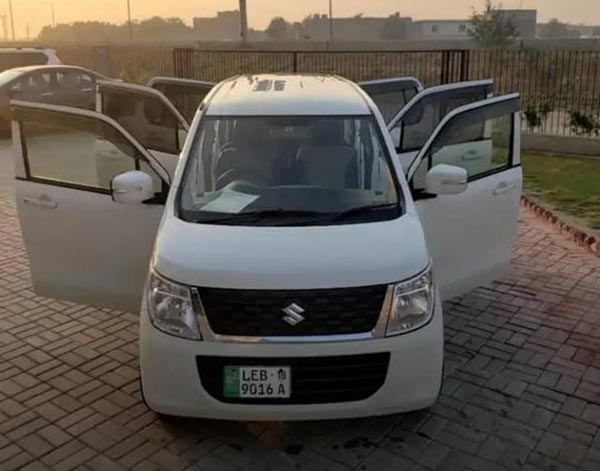 ಲಿಮೋಸಿನ್ ಕಾರಿನಂತೆ ಮಾಡಿಫೈಗೊಂಡ ವ್ಯಾಗನ್ ಆರ್ ಕಾರು