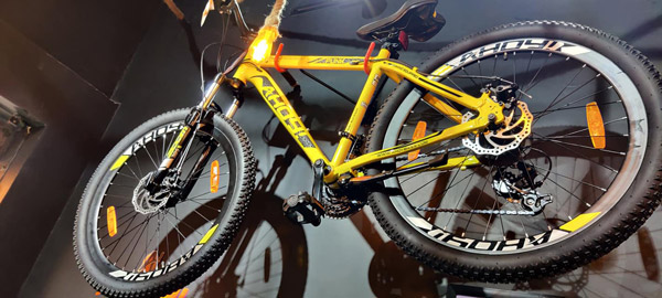 ವಿಶ್ವದ ಮೊದಲ ಎಲೆಕ್ಟ್ರೋ ಲ್ಯುಮಿನೆಸೆಂಟ್ ಟೆಕ್ನಾಲಜಿ ಹೊಂದಿರುವ ಸೈಕಲ್‌ಗಳನ್ನು ಬಿಡುಗಡೆಗೊಳಿಸಿದ ಅಹೊಯ್