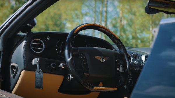 ಅಲ್ಟ್ರಾಟ್ಯಾಂಕ್ ಮಾದರಿಯಲ್ಲಿ ಮಾಡಿಫೈಗೊಂಡ ಐಷಾರಾಮಿ ಬೆಂಟ್ಲಿ ಕಾರು