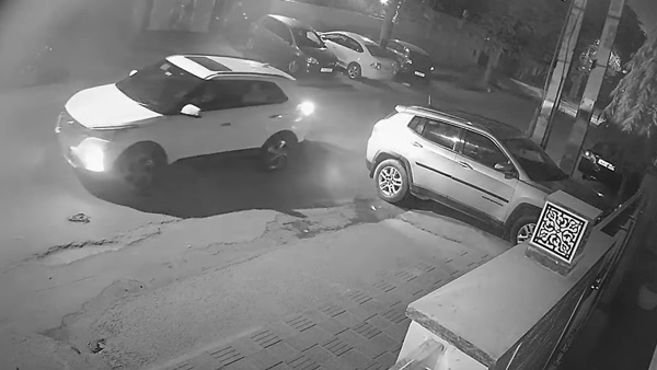 ಕ್ರೆಟಾ ಕಾರಿನಲ್ಲಿ ಬಂದು ಜೀಪ್ ಕಂಪಾಸ್ ಕಾರು ಕದ್ದ ಖದೀಮರು