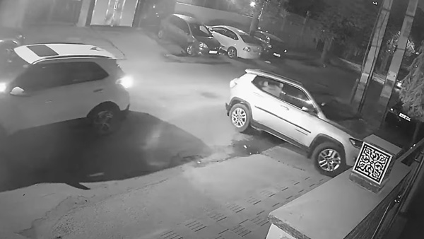 ಕ್ರೆಟಾ ಕಾರಿನಲ್ಲಿ ಬಂದು ಜೀಪ್ ಕಂಪಾಸ್ ಕಾರು ಕದ್ದ ಖದೀಮರು