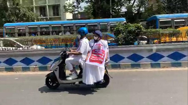 ಪೆಟ್ರೋಲ್, ಡೀಸೆಲ್ ಬೆಲೆ ಏರಿಕೆ ವಿರೋಧಿಸಿ ಎಲೆಕ್ಟ್ರಿಕ್ ಸ್ಕೂಟರಿನಲ್ಲಿ ಸಂಚರಿಸಿದ ಮುಖ್ಯಮಂತ್ರಿ