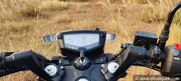 ಹೊಸ ಫೀಚರ್‍‍ಗಳೊಂದಿಗೆ ರಸ್ತೆಗಿಳಿದ 2021ರ ಅಪಾಚೆ ಆರ್‍‍ಟಿಆರ್ 200 4ವಿ ಬೈಕ್ ರಿವ್ಯೂ