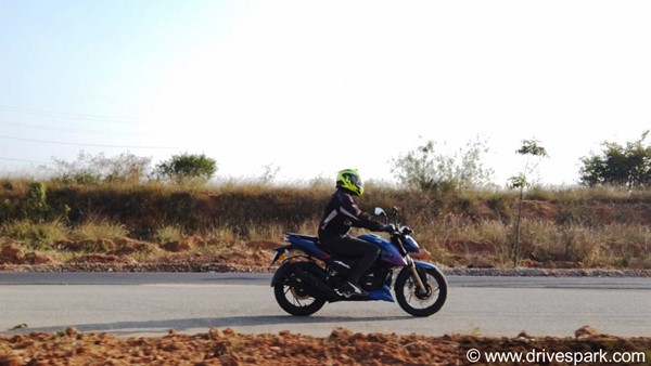 ಹೊಸ ಫೀಚರ್‍‍ಗಳೊಂದಿಗೆ ರಸ್ತೆಗಿಳಿದ 2021ರ ಅಪಾಚೆ ಆರ್‍‍ಟಿಆರ್ 200 4ವಿ ಬೈಕ್ ರಿವ್ಯೂ