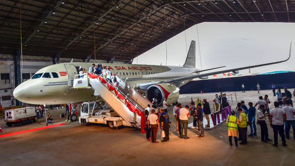 ವಿಮಾನಗಳ ರೆಕ್ಕೆಗಳಲ್ಲಿರುವ ಬಣ್ಣದ ದೀಪಗಳ ಬಗೆಗಿನ ರೋಚಕ ಸಂಗತಿಗಳಿವು