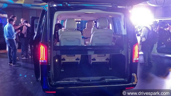 ದುಬಾರಿ ಬೆಲೆಯ ಐಷಾರಾಮಿ ಎಂಪಿವಿ ಖರೀದಿಸಿದ ಬಾಲಿವುಡ್ ನಟಿ