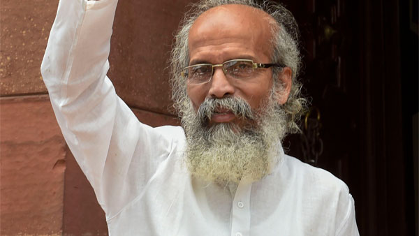 ಸಚಿವರ ವಾಹನವನ್ನು ಓವರ್ ಟೇಕ್ ಮಾಡಿ ಬಂಧನಕ್ಕೊಳಗಾದ ಪ್ರವಾಸಿಗರು