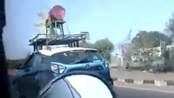 ಬ್ಯಾಟರಿ ಚಾರ್ಜ್'ಗಾಗಿ ಎಲೆಕ್ಟ್ರಿಕ್ ಕಾರಿನ ರೂಫ್ ಮೇಲೆ ಬಂತು ವಿಂಡ್‌ಮಿಲ್