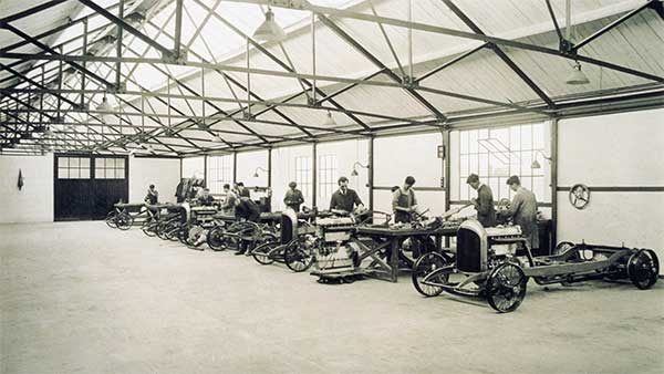 100 ವರ್ಷಗಳಲ್ಲಿ 2 ಲಕ್ಷ ಕಾರು ಉತ್ಪಾದಿಸಿ ಹೊಸ ಮೈಲಿಗಲ್ಲು ಸಾಧಿಸಿದ ಬೆಂಟ್ಲಿ