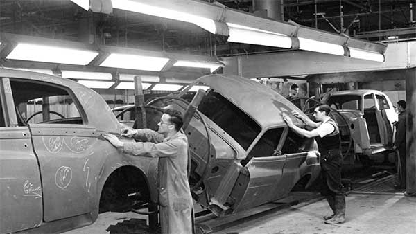 100 ವರ್ಷಗಳಲ್ಲಿ 2 ಲಕ್ಷ ಕಾರು ಉತ್ಪಾದಿಸಿ ಹೊಸ ಮೈಲಿಗಲ್ಲು ಸಾಧಿಸಿದ ಬೆಂಟ್ಲಿ