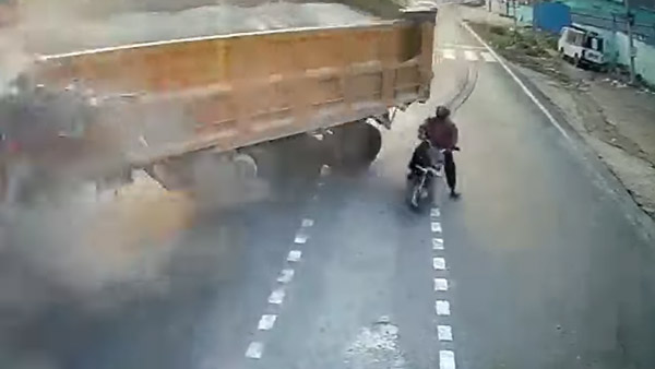 ಭೀಕರ ರಸ್ತೆ ಅಪಘಾತಕ್ಕೆ ಕಾರಣನಾದ ಬೈಕ್ ಸವಾರ