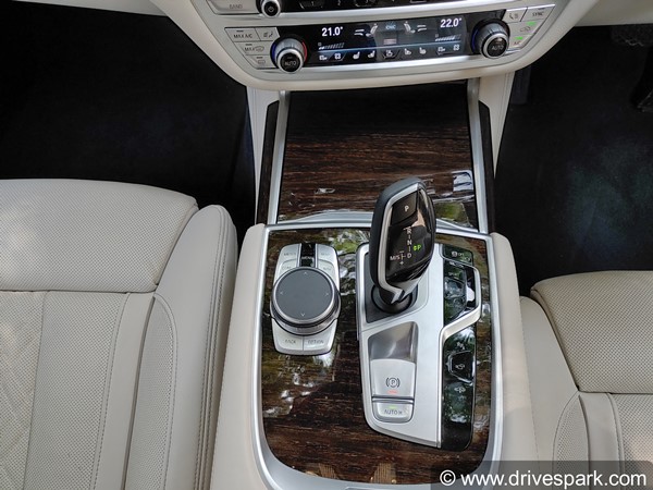 ಅತ್ಯಾಧುನಿಕ ತಂತ್ರಜ್ಞಾನಗಳನ್ನು ಒಳಗೊಂಡಿರುವ ಐಷಾರಾಮಿ ಬಿಎಂಡಬ್ಲ್ಯು 730ಎಲ್‌ಡಿ ಕಾರು ರಿವ್ಯೂ