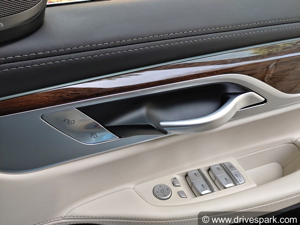 ಅತ್ಯಾಧುನಿಕ ತಂತ್ರಜ್ಞಾನಗಳನ್ನು ಒಳಗೊಂಡಿರುವ ಐಷಾರಾಮಿ ಬಿಎಂಡಬ್ಲ್ಯು 730ಎಲ್‌ಡಿ ಕಾರು ರಿವ್ಯೂ