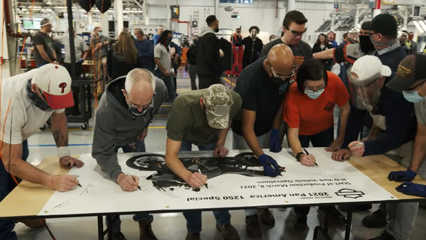 ಹಾರ್ಲೆ ಡೇವಿಡ್ಸನ್ ಪ್ಯಾನ್ ಅಮೆರಿಕ ಬೈಕ್ ಉತ್ಪಾದನೆ ಆರಂಭ