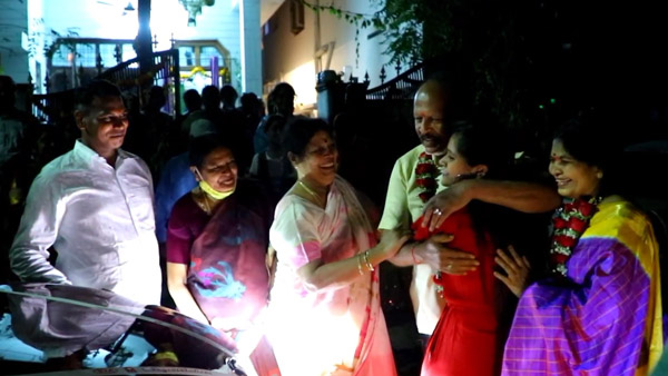 ತಂದೆ ತಾಯಿಯ ವಿವಾಹ ವಾರ್ಷಿಕೋತ್ಸವಕ್ಕೆ ಸರ್ಪ್ರೈಸ್ ಗಿಫ್ಟ್ ನೀಡಿದ ಮಕ್ಕಳು
