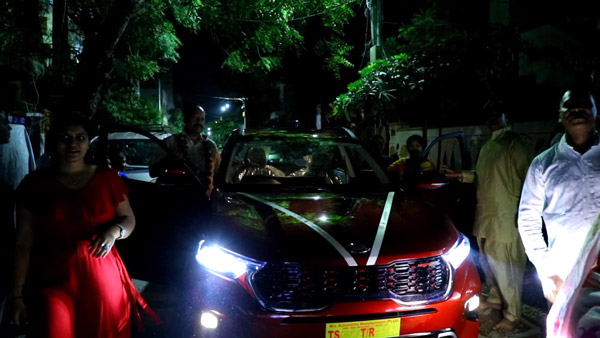 ತಂದೆ ತಾಯಿಯ ವಿವಾಹ ವಾರ್ಷಿಕೋತ್ಸವಕ್ಕೆ ಸರ್ಪ್ರೈಸ್ ಗಿಫ್ಟ್ ನೀಡಿದ ಮಕ್ಕಳು