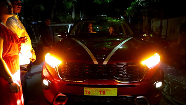 ತಂದೆ ತಾಯಿಯ ವಿವಾಹ ವಾರ್ಷಿಕೋತ್ಸವಕ್ಕೆ ಸರ್ಪ್ರೈಸ್ ಗಿಫ್ಟ್ ನೀಡಿದ ಮಕ್ಕಳು