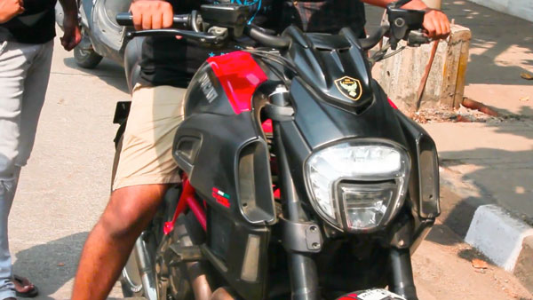 ದುಬಾರಿ ಬೆಲೆಯ ಸೂಪರ್ ಬೈಕ್ ಚಾಲನೆ ಮಾಡಿದ ಸಂಚಾರಿ ಪೊಲೀಸ್