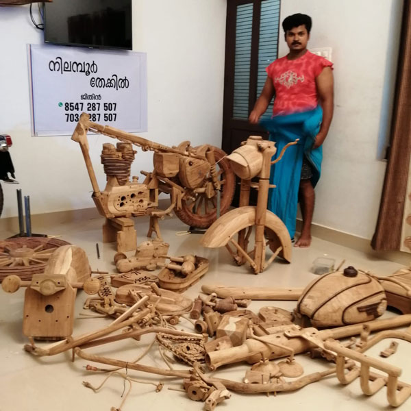 ಟೀಕ್ ಸೇರಿದಂತೆ ಹಲವು ಮರಗಳಿಂದ ತಯಾರಾಯ್ತು ರಾಯಲ್ ಎನ್‌ಫೀಲ್ಡ್ ಬುಲೆಟ್ ಬೈಕ್