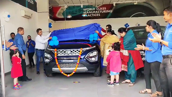ಒಂದೇ ದಿನ ಒಂದೇ ನಗರದಲ್ಲಿ ಸಫಾರಿ ಎಸ್‌ಯುವಿಯ 100 ಯುನಿಟ್ ವಿತರಿಸಿದ ಟಾಟಾ ಮೋಟಾರ್ಸ್