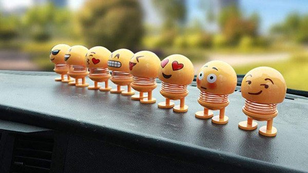 ಕಾರಿನೊಳಗೆ ಅಲಂಕಾರಿಕ ವಸ್ತುಗಳಿಡುವುದನ್ನು ನಿಷೇಧಿಸಿದ ಸರ್ಕಾರ