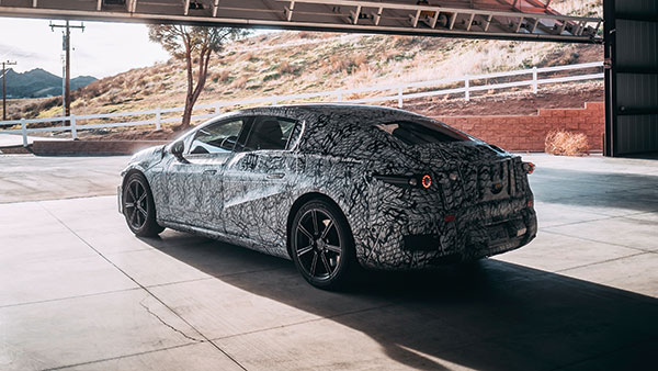 ಮರ್ಸಿಡಿಸ್ ಇಕ್ಯೂಎಸ್ ಎಲೆಕ್ಟ್ರಿಕ್ ಸೆಡಾನ್ ಕಾರಿನ ಡ್ಯಾಶ್‌ಬೋರ್ಡ್ ಅನಾವರಣ