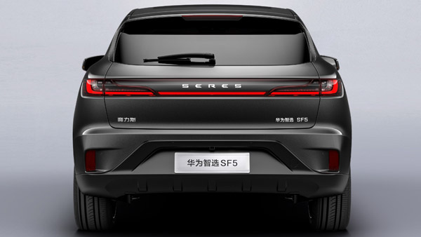 ತನ್ನ ಮೊದಲ ಕಾರನ್ನು ಅನಾವರಣಗೊಳಿಸಿದ ಚೀನಾದ ಸ್ಮಾರ್ಟ್‌ಫೋನ್ ತಯಾರಕ ಕಂಪನಿ