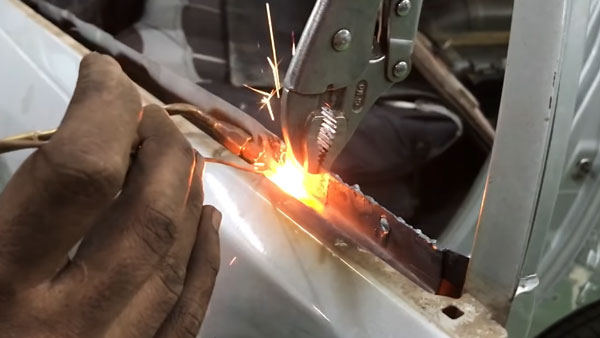 ಹೊಸದರಂತೆ ರಿಸ್ಟೋರ್ ಆದ 16 ವರ್ಷ ಹಳೆಯ ಸ್ಯಾಂಟ್ರೊ ಕಾರು