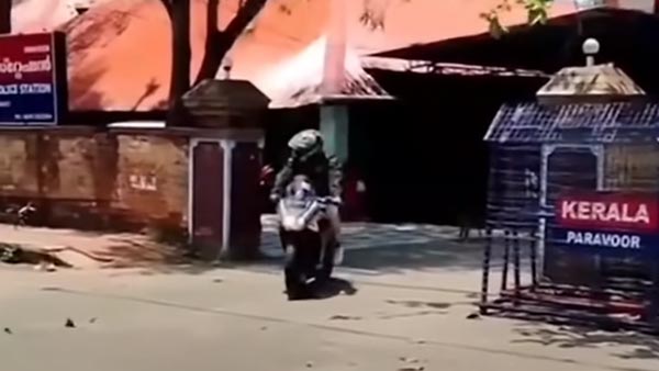 ಪೊಲೀಸ್ ಠಾಣೆ ಎದುರು ಸ್ಟಂಟ್ ಮಾಡಿ ಡಿಎಲ್ ಕಳೆದುಕೊಂಡ ಯುವಕ