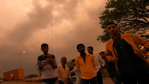 ಗಾಯಗೊಂಡಿದ್ದ ನಾಯಿ ಮರಿಯನ್ನು ರಕ್ಷಿಸಲು ಹೋಗಿ ಸಂಕಷ್ಟಕ್ಕೆ ಸಿಲುಕಿದ ಯುವತಿ