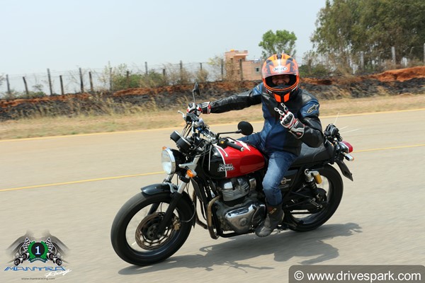 ಭಾರತದ ಅತಿ ವೇಗದ ರಾಯಲ್ ಎನ್‌ಫೀಲ್ಡ್ ಇಂಟರ್‌ಸೆಪ್ಟರ್ 650 ಬೈಕ್ ಅಭಿವೃದ್ಧಿಪಡಿಸಿದ ಮಂತ್ರ ರೇಸಿಂಗ್ 