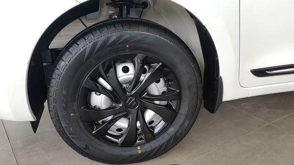 ಆಕ್ಸೆಸರಿಸ್ ಪ್ಯಾಕೇಜ್‌ನೊಂದಿಗೆ ಹೈ ಎಂಡ್ ಮಾದರಿಯೆಂತೆ ಮಿಂಚಿದ 2021ರ ಸ್ವಿಫ್ಟ್ ಬೆಸ್ ವೆರಿಯೆಂಟ್