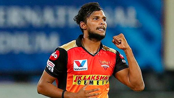 ಉಡುಗೊರೆಯಾಗಿ ಸಿಕ್ಕ ಕಾರನ್ನು ಗುರುವಿಗೆ ನೀಡಿದ ಟೀಂ ಇಂಡಿಯಾ ವೇಗದ ಬೌಲರ್